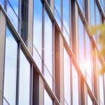 Optimiser l’entretien des vitres pour réduire les coûts énergétiques : astuces et équipements pro